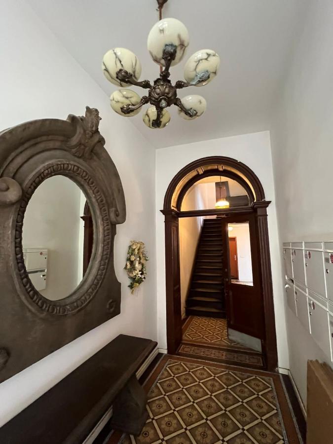 Retro Appartement Im Herzen Von Koeln Deutz Екстер'єр фото